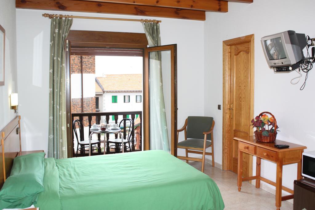 Hostal La Maya Cercedilla Szoba fotó